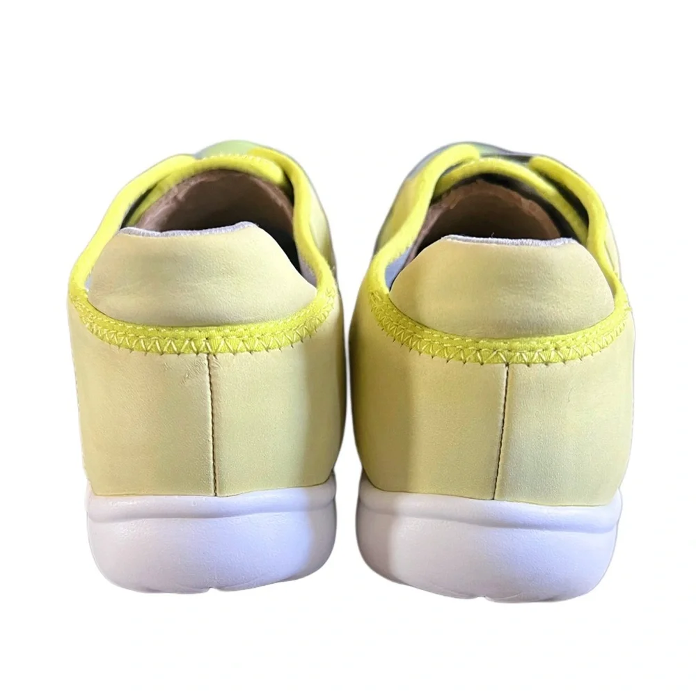 Clarks Women’s Light Green/Gray No Tie Water Sneakers Sz 11